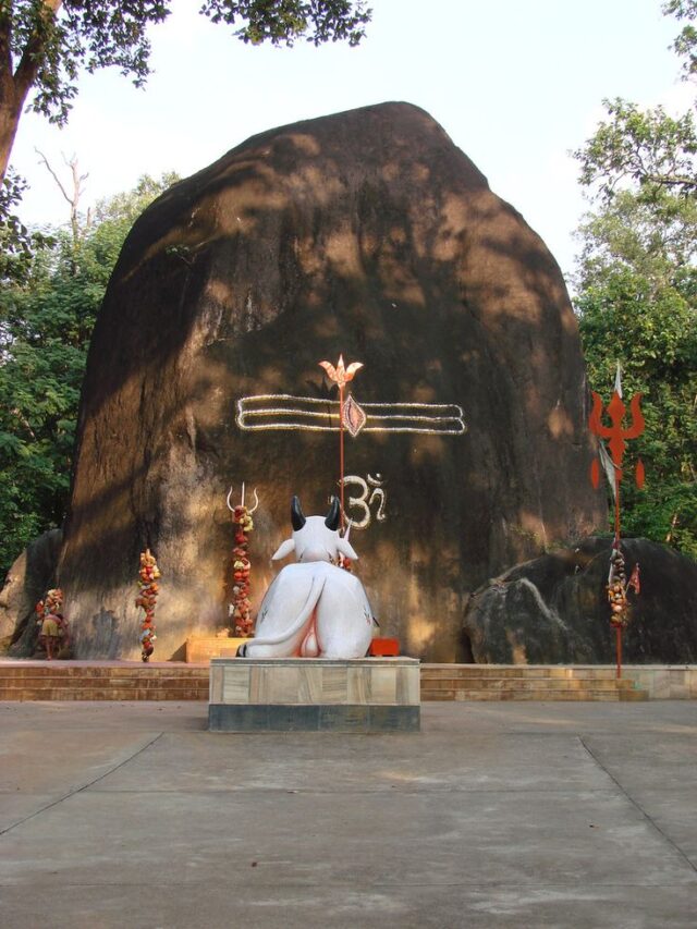 Bhooteshwarnath Mandir :  अर्धनारीश्वर शिवलिंग